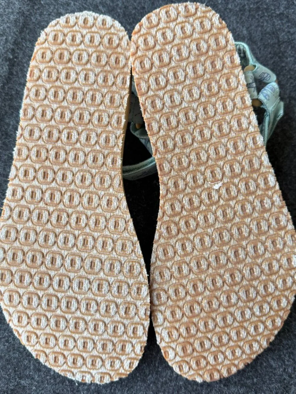 L.L. Bean x Sara Fitz Lobster Print Sandals Size 10 - Picture 6 of 10